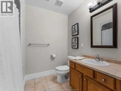 139 Woodycrest Avenue Kingsville ON N9Y 4G3