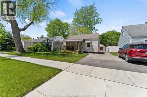 3560 Barrymore Windsor ON N9C 1V3