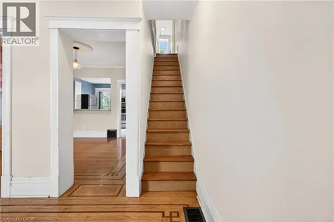 520 John Street North Hamilton ON L8L 4R8