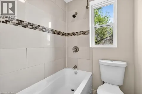 520 John Street North Hamilton ON L8L 4R8
