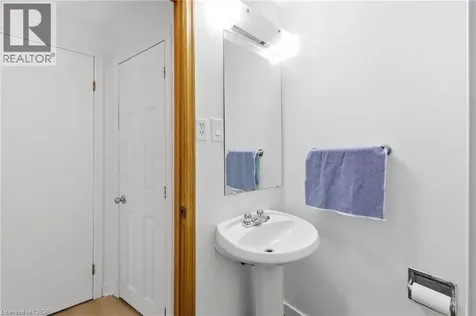 79 Adis Avenue Hamilton ON L9C 6T9