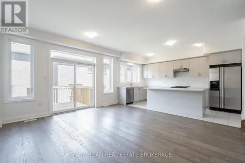 10 Barnyard Trail Barrie ON L9J 0Y1
