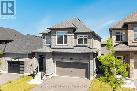 10 Barnyard Trail Barrie ON L9J 0Y1