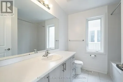 10 Barnyard Trail Barrie ON L9J 0Y1