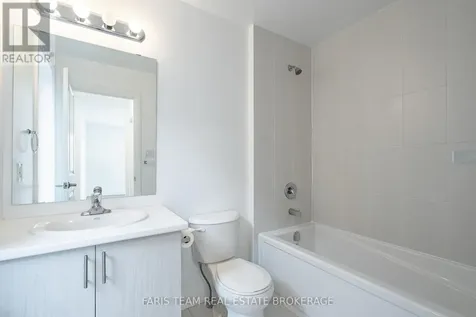10 Barnyard Trail Barrie ON L9J 0Y1