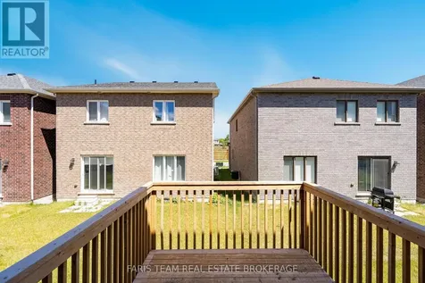 10 Barnyard Trail Barrie ON L9J 0Y1