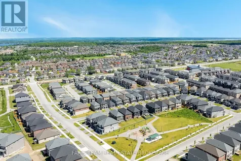 10 Barnyard Trail Barrie ON L9J 0Y1