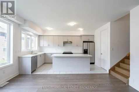 10 Barnyard Trail Barrie ON L9J 0Y1