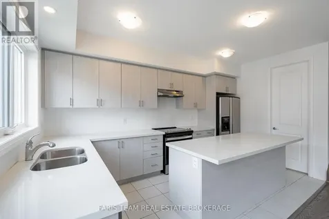 10 Barnyard Trail Barrie ON L9J 0Y1