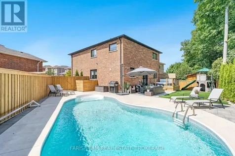 993 Whitney Crescent Midland ON L4R 5N3
