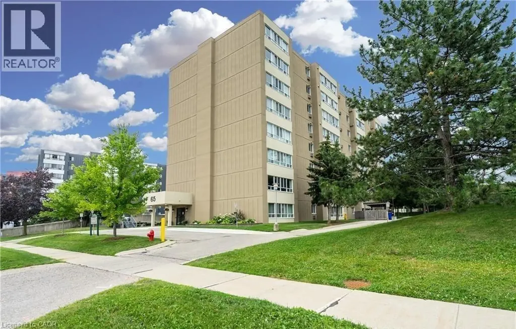 65 Highland Crescent Kitchener ON N2M 5M8