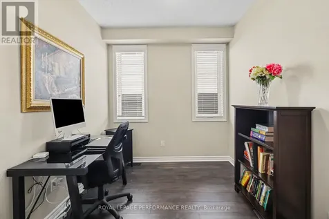 717 Magnolia Street Ottawa ON K4A 0Z2