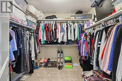 717 Magnolia Street Ottawa ON K4A 0Z2