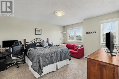 717 Magnolia Street Ottawa ON K4A 0Z2