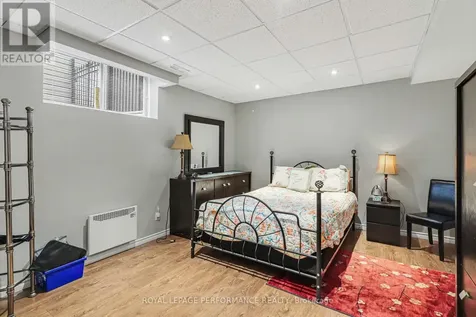 717 Magnolia Street Ottawa ON K4A 0Z2