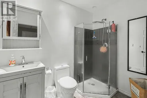 717 Magnolia Street Ottawa ON K4A 0Z2