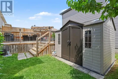 717 Magnolia Street Ottawa ON K4A 0Z2