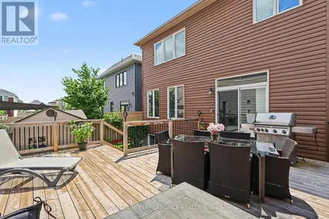 717 Magnolia Street Ottawa ON K4A 0Z2