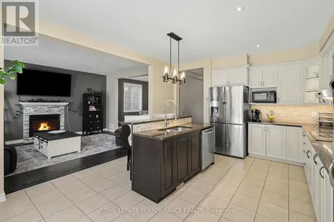 717 Magnolia Street Ottawa ON K4A 0Z2