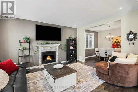 717 Magnolia Street Ottawa ON K4A 0Z2