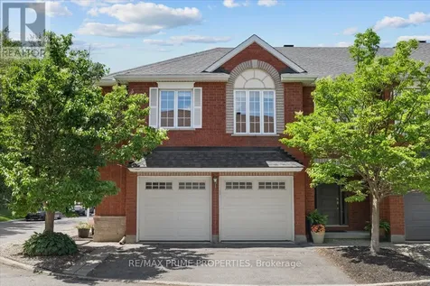 201 Gladeview Private Ottawa ON K1T 4A6