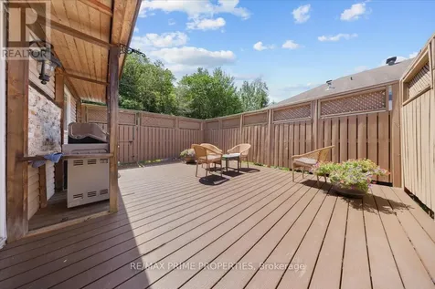 201 Gladeview Private Ottawa ON K1T 4A6