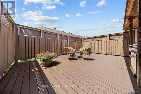 201 Gladeview Private Ottawa ON K1T 4A6