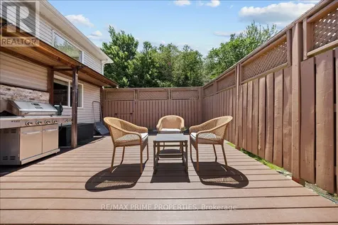 201 Gladeview Private Ottawa ON K1T 4A6