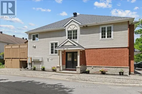201 Gladeview Private Ottawa ON K1T 4A6