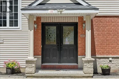 201 Gladeview Private Ottawa ON K1T 4A6