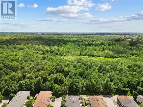 201 Gladeview Private Ottawa ON K1T 4A6