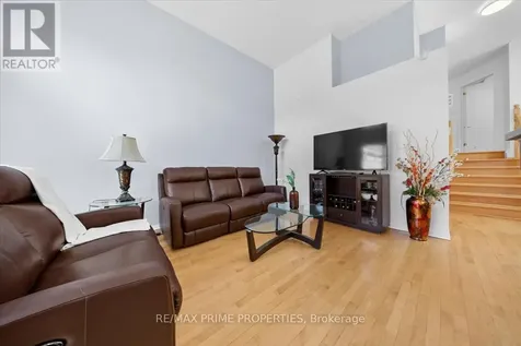 201 Gladeview Private Ottawa ON K1T 4A6