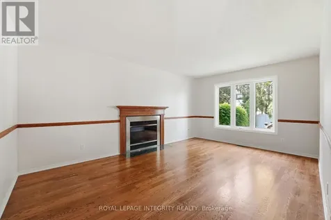 50 Bramble Wood Crescent Ottawa ON K2M 2H4