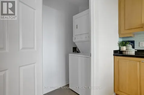 38 Metropole Private Ottawa ON K1Z 1E9