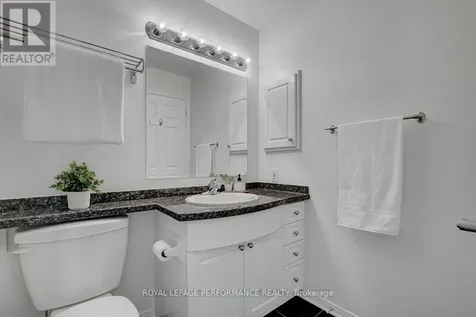 38 Metropole Private Ottawa ON K1Z 1E9