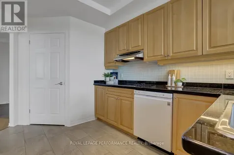 38 Metropole Private Ottawa ON K1Z 1E9