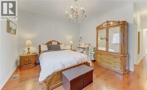 369 Zeller Drive Kitchener ON N2A 0A3