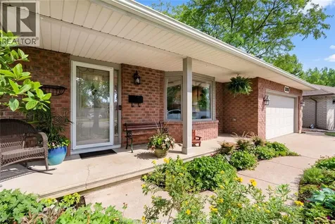 13176 Veronica Court Tecumseh ON N8N 3V3