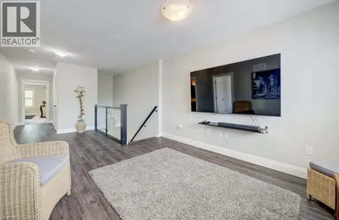 924 Chapel Hill Court Kitchener ON N2R 0P4