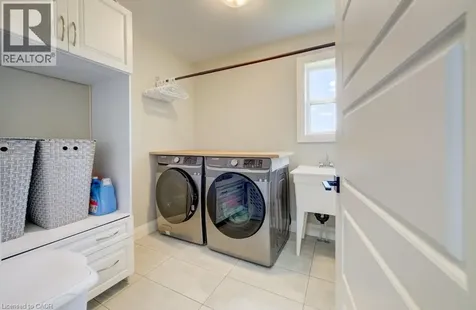 924 Chapel Hill Court Kitchener ON N2R 0P4