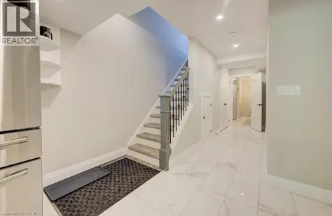 924 Chapel Hill Court Kitchener ON N2R 0P4