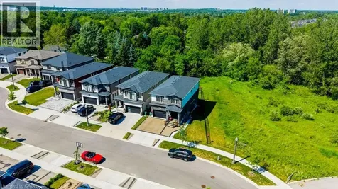 924 Chapel Hill Court Kitchener ON N2R 0P4
