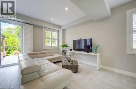 924 Chapel Hill Court Kitchener ON N2R 0P4