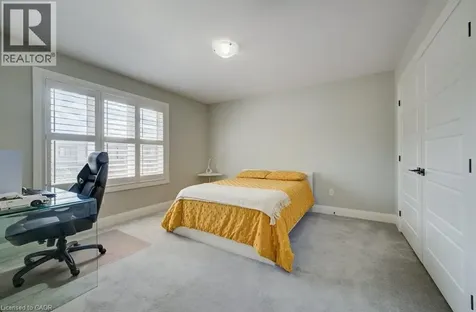 924 Chapel Hill Court Kitchener ON N2R 0P4