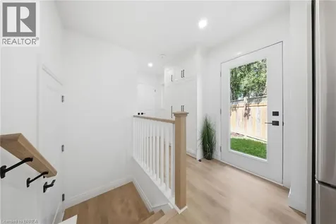 21 Sandy Row Brantford ON N3T 5Z3