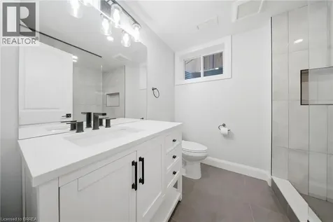 21 Sandy Row Brantford ON N3T 5Z3