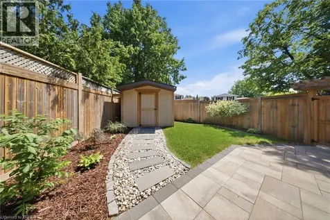 21 Sandy Row Brantford ON N3T 5Z3
