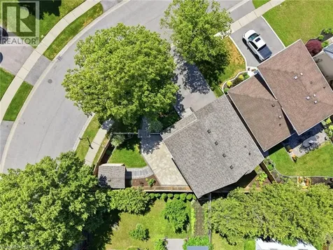 21 Sandy Row Brantford ON N3T 5Z3