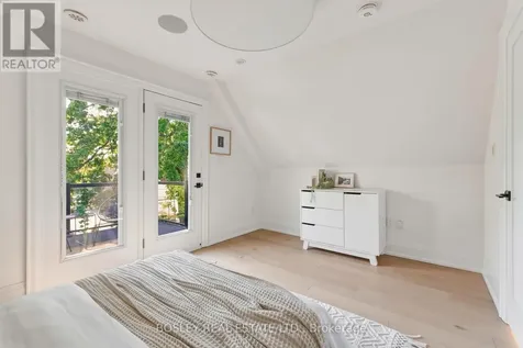 19 Lark Street Toronto (the Beaches) ON M4L 3M5