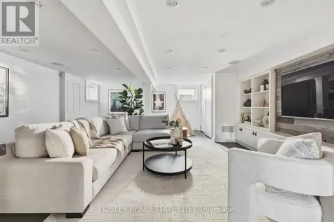 19 Lark Street Toronto (the Beaches) ON M4L 3M5